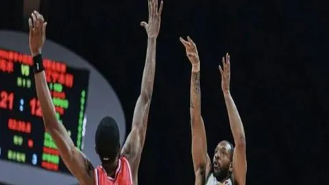 小学生游泳课提升技能，强身健体，筑牢防溺水防线